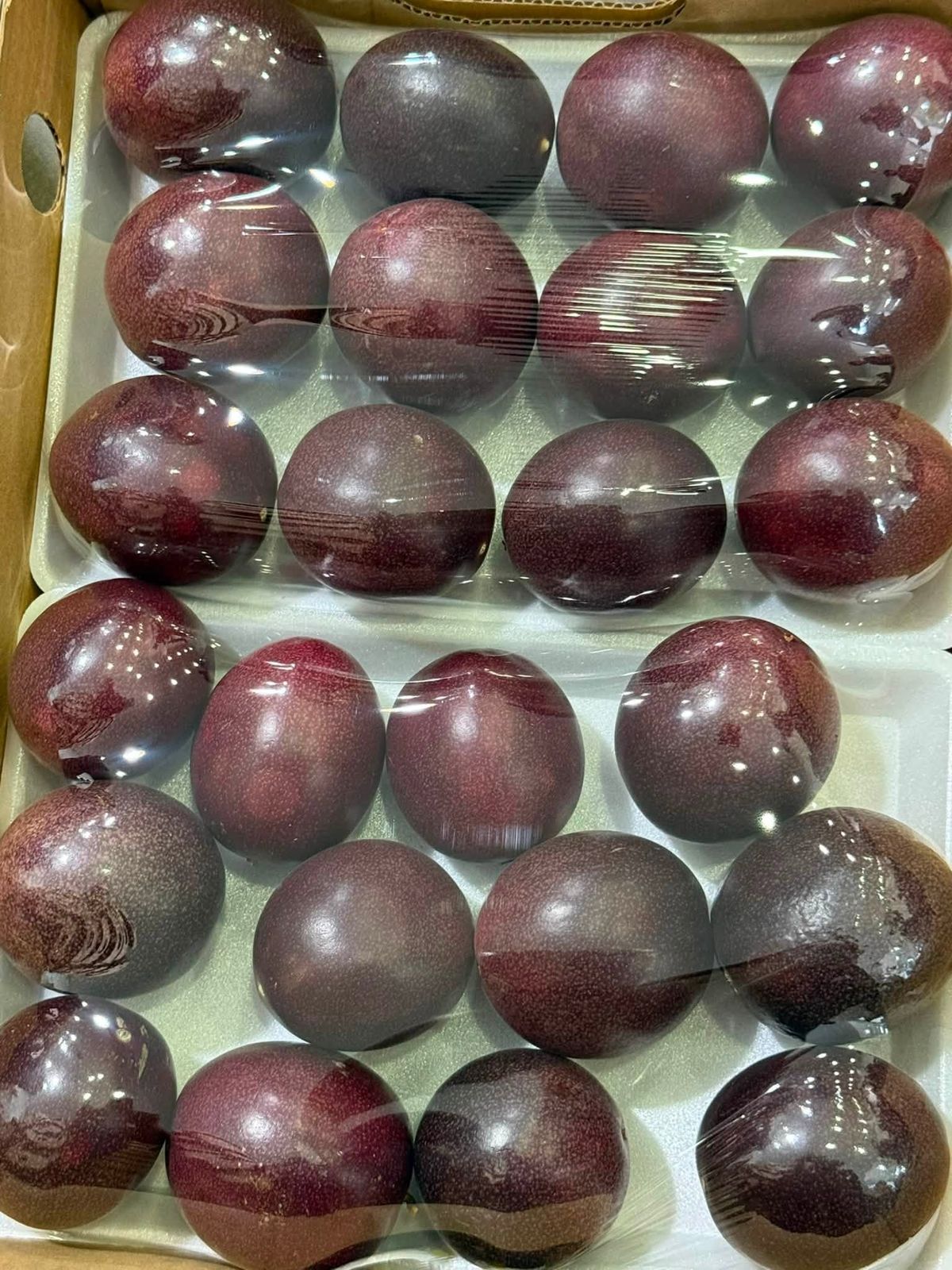 Chanh dây tím xếp khay